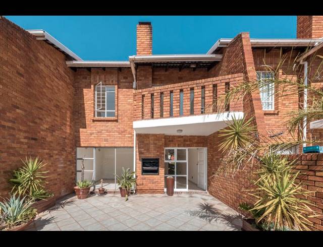 3 BEDROOM DUPLEX FOR SALE IN BEDFORD GARDENS